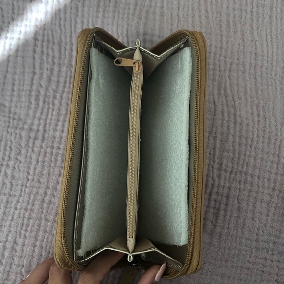 NWOT NINE WEST Purse - Picture 8 of 8